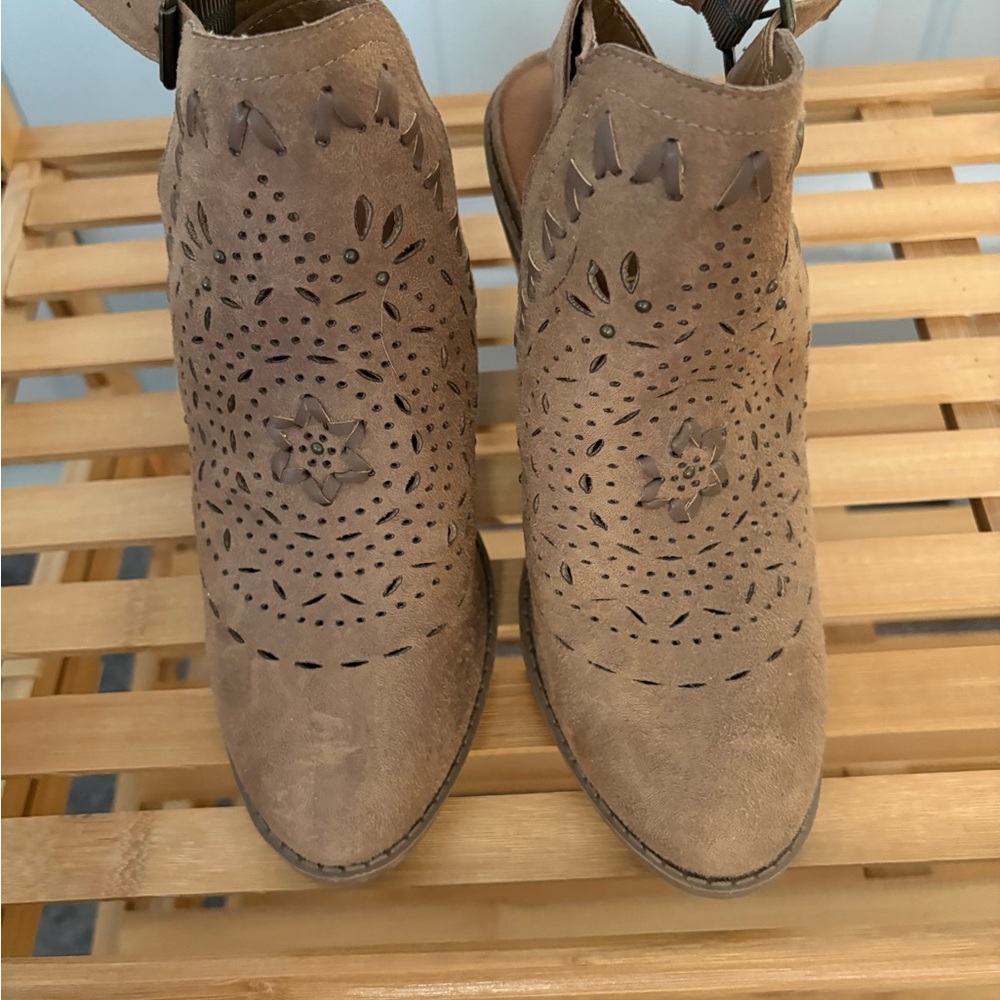 Women's Tan Ankle Boots
